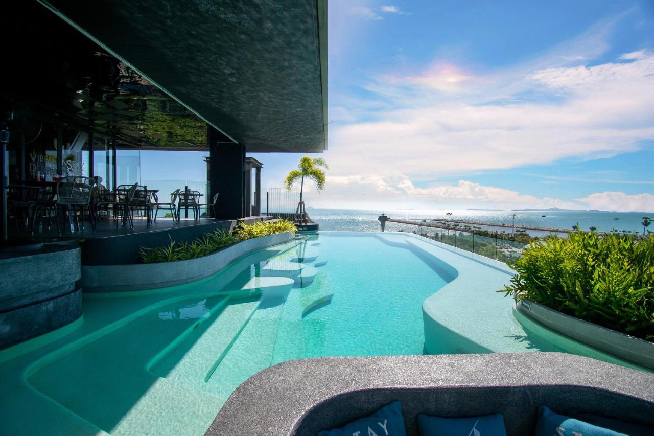 Cross Vibe Pattaya Seaphere Na Chom Thian Exterior photo