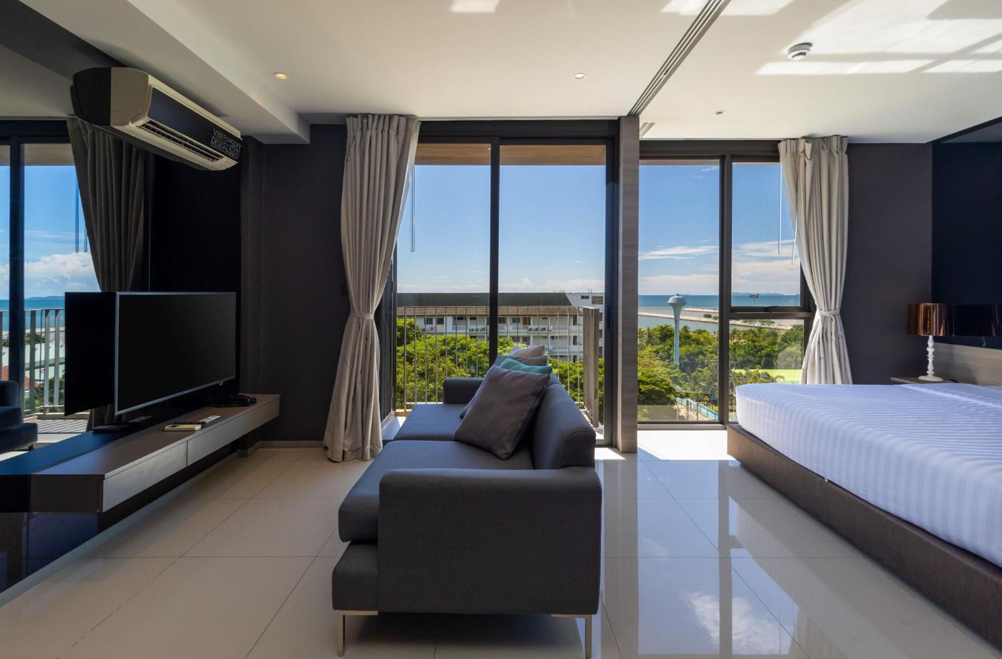 Cross Vibe Pattaya Seaphere Na Chom Thian Exterior photo