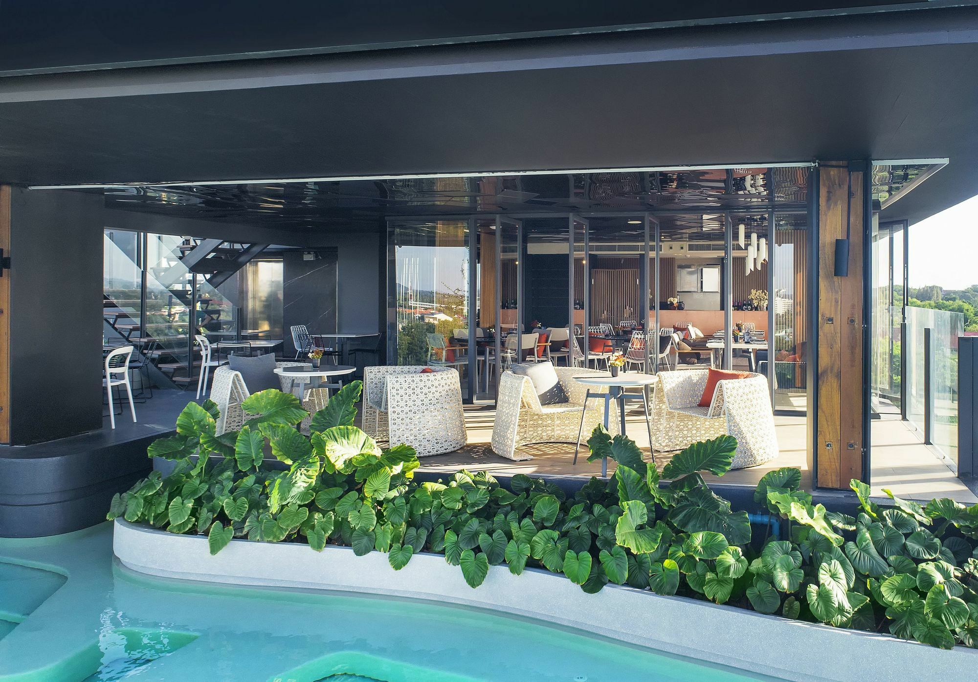 Cross Vibe Pattaya Seaphere Na Chom Thian Exterior photo